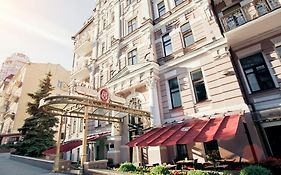 Opera Hotel